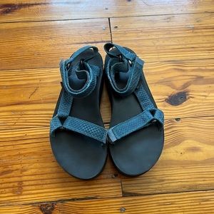 Teal Snakeskin Flatform Teva’s 💙